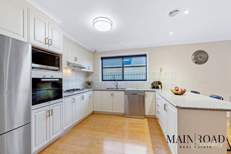 Property photo of 3 Macklin Way Caroline Springs VIC 3023