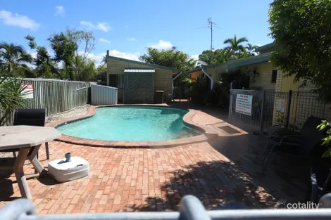 2/4 Symons Ave, Bucasia, QLD 4750