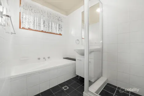 Property photo of 2 Arlene Place Plumpton NSW 2761