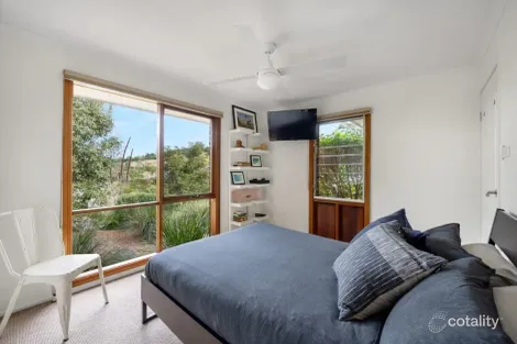 Property photo of 40 Morandoo Avenue Mount Keira NSW 2500