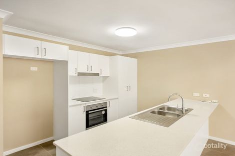 Property photo of 2/24 Alpine Court Cranley QLD 4350