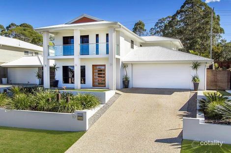 17 Bend Ct, Eatons Hill, QLD 4037