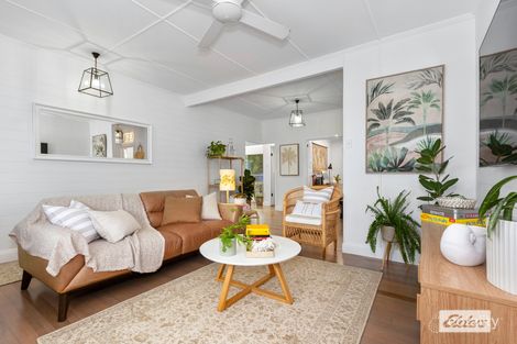 Property photo of 13 Bimbadeen Avenue Banora Point NSW 2486
