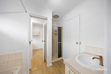 Property photo of 8 Stirling Avenue Cranbourne North VIC 3977