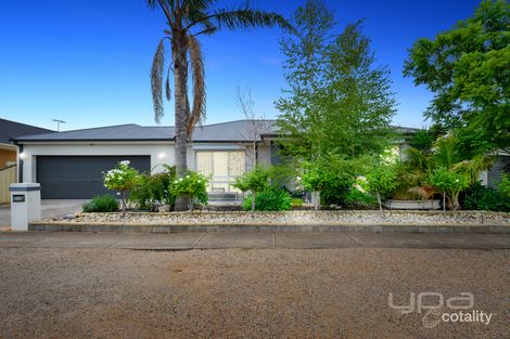 2 Scarborough Cres, Harkness, VIC 3337