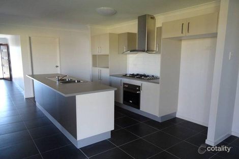 Property photo of 11 Parkway Crescent Kirkwood QLD 4680