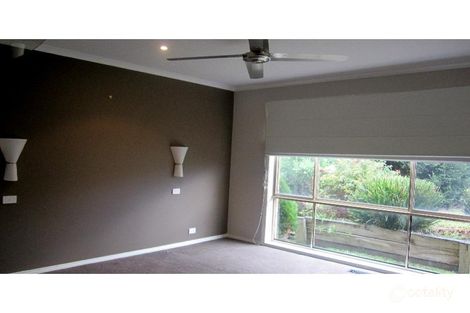 Property photo of 8 Redmore Court Berwick VIC 3806