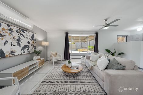 4 Regal Dr, Regents Park, QLD 4118