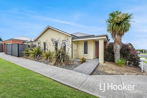 19 Havana Pde, Pakenham, VIC 3810