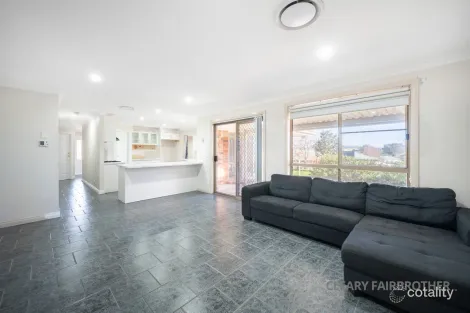 Property photo of 31 Jagoe Drive Kelso NSW 2795
