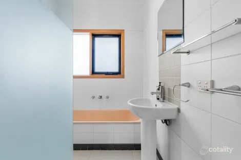 Property photo of 82 Scott Grove Kingsbury VIC 3083