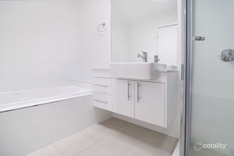 Property photo of 4/37 Witheren Circuit Pacific Pines QLD 4211