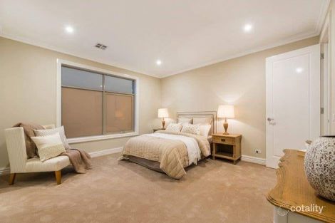 Property photo of 11 Dunscombe Avenue Glen Waverley VIC 3150