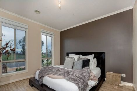 Property photo of 13 Murnong Mews Harkness VIC 3337