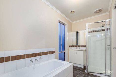Property photo of 13 Murnong Mews Harkness VIC 3337