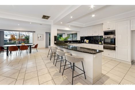 Property photo of 20 Huntingfield Court Carnegie VIC 3163