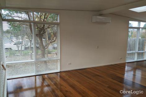 Property photo of 17 Bayside Grove Seaford VIC 3198