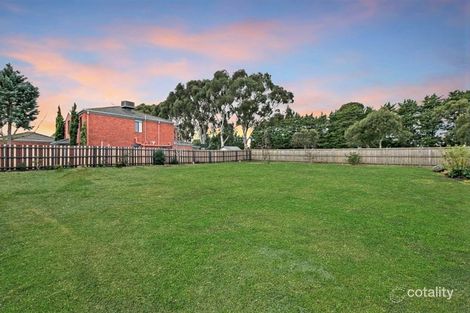 Property photo of 10 Damon Close Narre Warren South VIC 3805