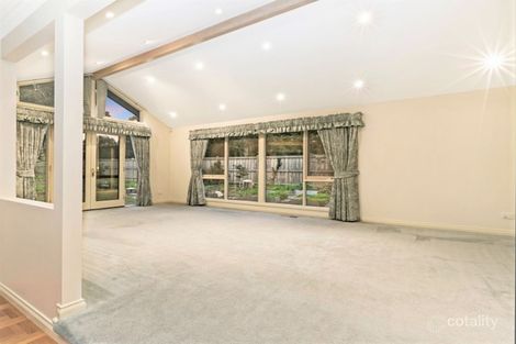 Property photo of 11 Damon Close Narre Warren South VIC 3805