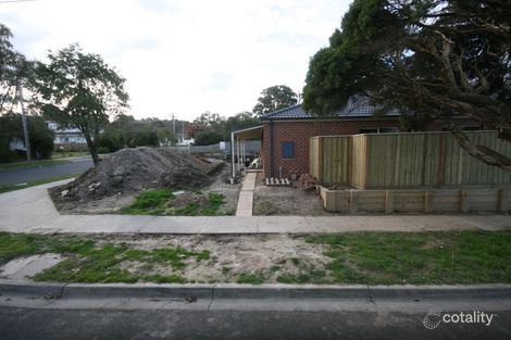 2 Clare St, Croydon South, VIC 3136