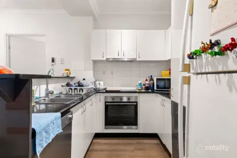 Property photo of 2/6 Omeo Street Macgregor QLD 4109