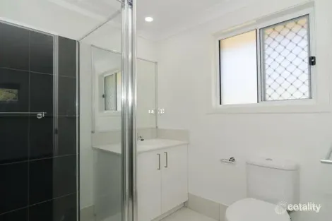 Property photo of 31 Floresta Crescent Cameron Park NSW 2285