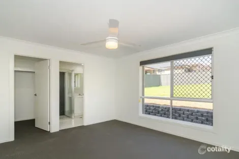 Property photo of 31 Floresta Crescent Cameron Park NSW 2285