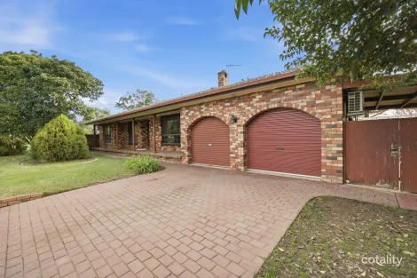 Property photo of 13 Jacaranda Drive Lake Albert NSW 2650