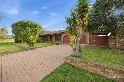Property photo of 13 Jacaranda Drive Lake Albert NSW 2650