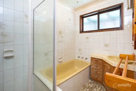 Property photo of 13 Jacaranda Drive Lake Albert NSW 2650