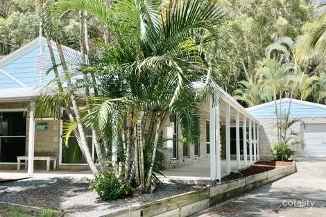 Property photo of 11 Pangatta Court Rainbow Beach QLD 4581