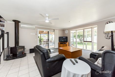 Property photo of 13 Rayner Close Rowville VIC 3178
