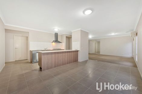 Property photo of 16 Tallgrass Avenue Truganina VIC 3029