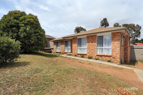 19 Crest Park Pde, Queanbeyan West, NSW 2620