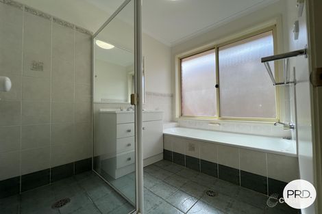Property photo of 10 Thomas Royal Gardens Queanbeyan East NSW 2620