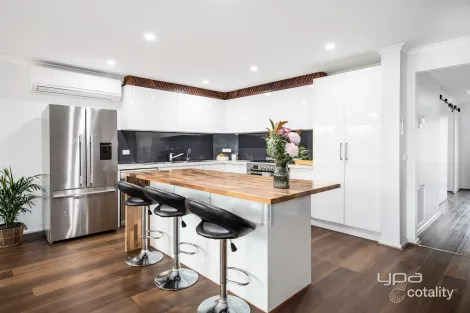 Property photo of 255 Westwood Drive Burnside VIC 3023