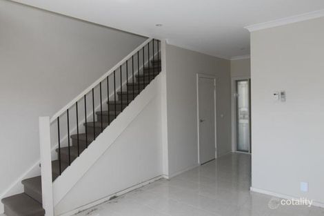 Property photo of 4/12-14 Kingsfield Crescent Lynbrook VIC 3975