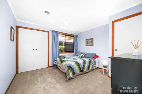 Property photo of 4 Investigator Grove Altona Meadows VIC 3028