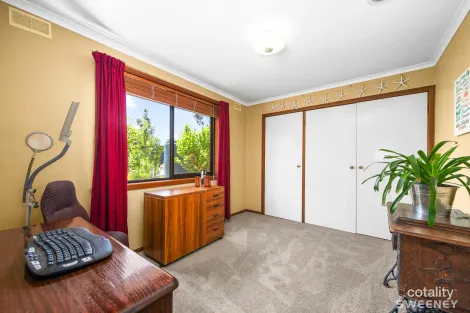 Property photo of 4 Investigator Grove Altona Meadows VIC 3028