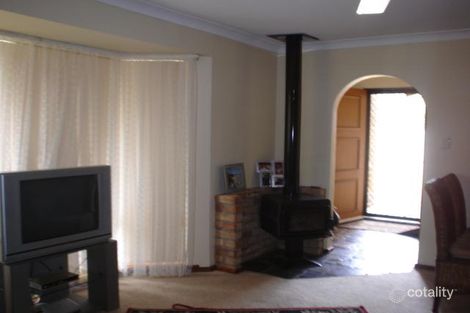 Property photo of 14 Eastcott Place Waroona WA 6215