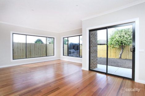 Property photo of 2/49 Drinkwater Crescent Sunshine West VIC 3020