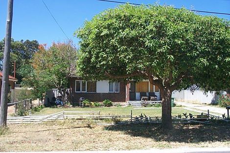 319 Fisher St, Cloverdale, WA 6105