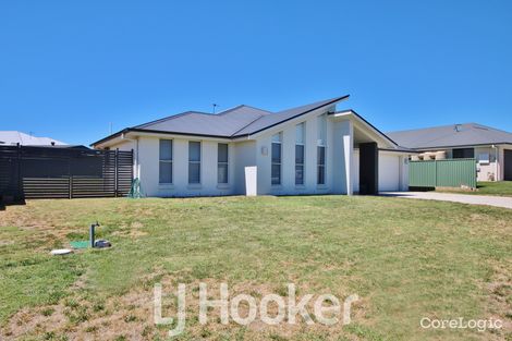 Property photo of 28 Blaxland Drive Llanarth NSW 2795