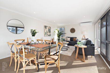 Property photo of 140 Boddington Crescent Kambah ACT 2902