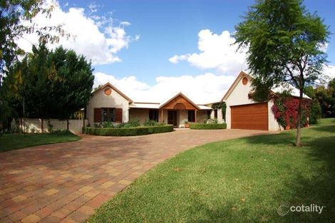 Property photo of 22 Hillcrest Place Dubbo NSW 2830