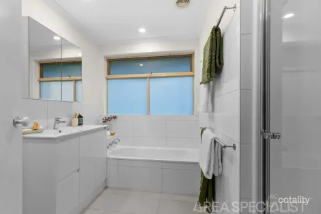 Property photo of 4 Elinga Court Frankston VIC 3199