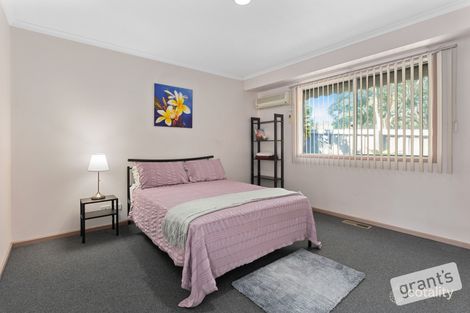 Property photo of 4 Tallara Square Berwick VIC 3806