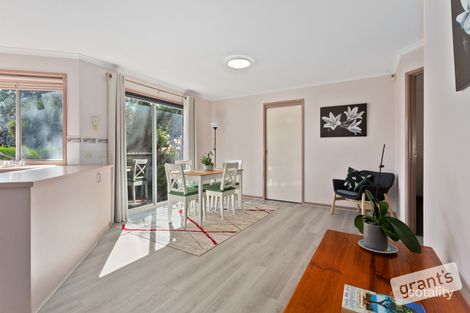 Property photo of 4 Tallara Square Berwick VIC 3806