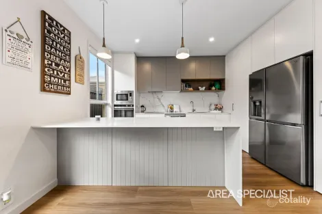 Property photo of 22 Columbus Circuit Berwick VIC 3806