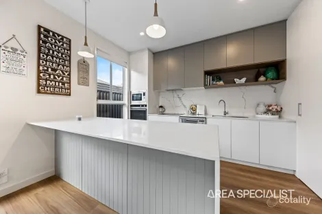 Property photo of 22 Columbus Circuit Berwick VIC 3806